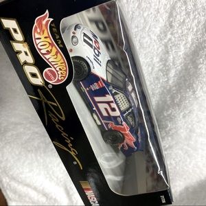 1:43 scale 12 Jeremy Mayfield NASCAR Hotwheels Pro Racing Mobil 1 collector car